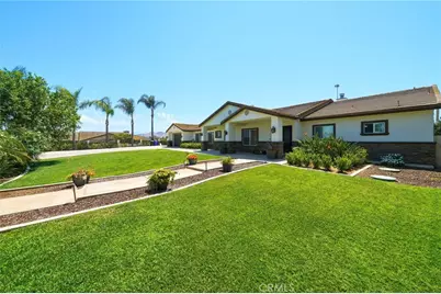 5685 Oak Tree Cir, Jurupa Valley, CA 92509 - Photo 5