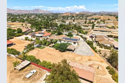 5685 Oak Tree Cir, Jurupa Valley, CA 92509 - Photo 49