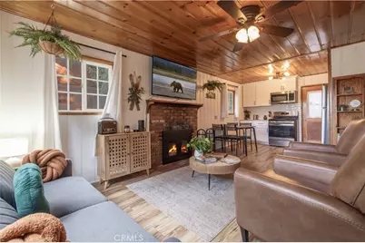 42855 Willow Avenue, Big Bear Lake, CA 92315 - Photo 3