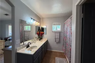 15184 Macadamia Ct, Fontana, CA 92335 - Photo 17