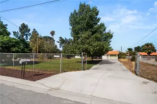 12978 11th, Yucaipa, CA 92399 - Photo 3