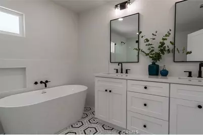 2432 Exposition Place, Los Angeles, CA 90018 - Photo 15