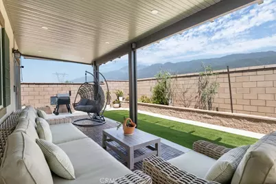 15686 Parry Peak Drive, Fontana, CA 92336 - Photo 23