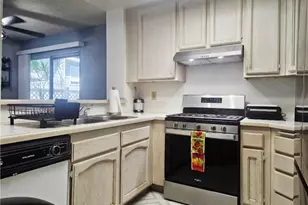 12864 Sycamore Village Dr, Norwalk, CA 90650 - Photo 5