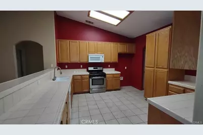 13231 Butte Avenue, Victorville, CA 92395 - Photo 7