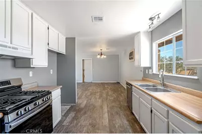 16050 Pawnee Road, Apple Valley, CA 92307 - Photo 17