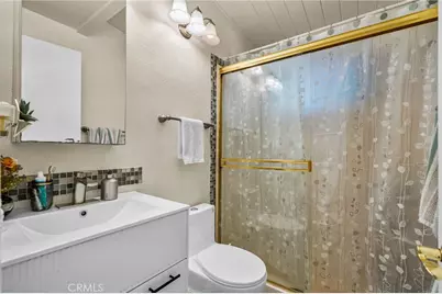1146 W Claredge, Anaheim, CA 92801 - Photo 19