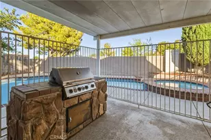 12631 Sunbird, Victorville, CA 92392 - Photo 33