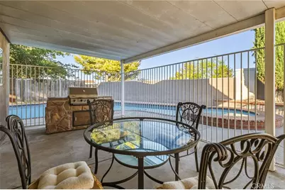 12631 Sunbird, Victorville, CA 92392 - Photo 31