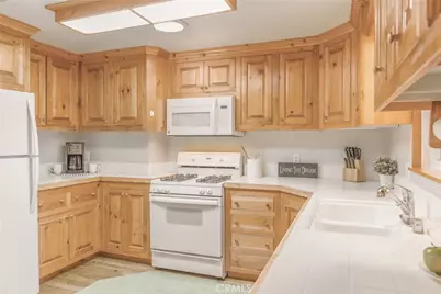 39158 Chincapin, Big Bear Lake, CA 92315 - Photo 9