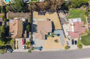 1074 Basilone Dr, Riverside, CA 92506 - Photo 39