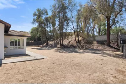 1074 Basilone Drive, Riverside, CA 92506 - Photo 37