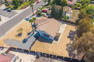 1074 Basilone Dr, Riverside, CA 92506 - Photo 41