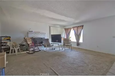16605 Valeport Avenue, Lancaster, CA 93535 - Photo 7