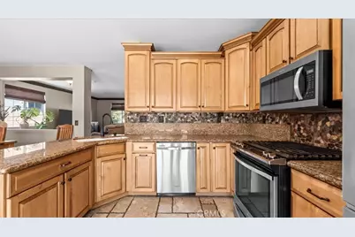 5767 Tamarisk, Fontana, CA 92336 - Photo 17