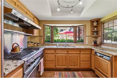 28476 North Shore, Lake Arrowhead, CA 92352 - Photo 19