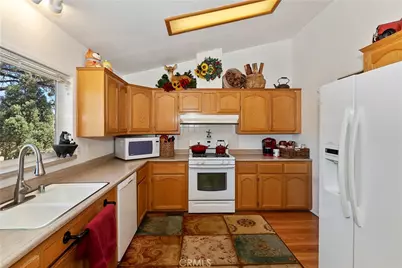 47070 Skyview, Big Bear City, CA 92314 - Photo 19