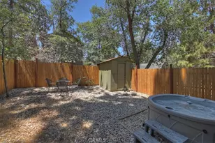 728 Holmes Ln, Sugarloaf, CA 92386 - Photo 19
