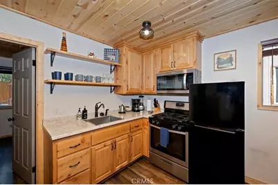 728 Holmes Lane, Sugarloaf, CA 92386 - Photo 11