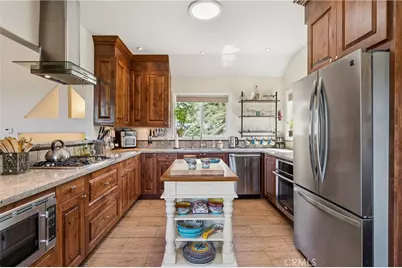 1298 Yellowstone Drive, Lake Arrowhead, CA 92352 - Photo 9