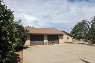 8956 Oak Creek Rd, Cherry Valley, CA 92223 - Photo 43