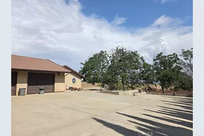 8956 Oak Creek Rd, Cherry Valley, CA 92223 - Photo 45