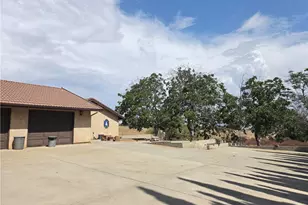 8956 Oak Creek Rd, Cherry Valley, CA 92223 - Photo 45