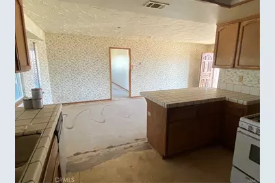 22764 Powhatan Road, Apple Valley, CA 92308 - Photo 9