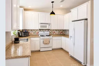 7619 Dumosa Avenue, Yucca Valley, CA 92284 - Photo 5