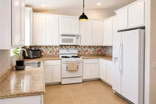 7619 Dumosa Ave, Yucca Valley, CA 92284 - Photo 5
