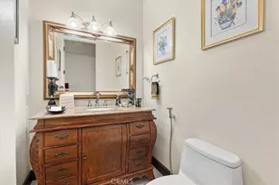 5369 Medina Rd, Woodland Hills, CA 91364 - Photo 25