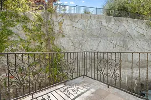 5369 Medina Rd, Woodland Hills, CA 91364 - Photo 47