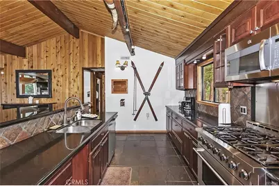 43939 Yosemite Drive, Big Bear Lake, CA 92315 - Photo 17