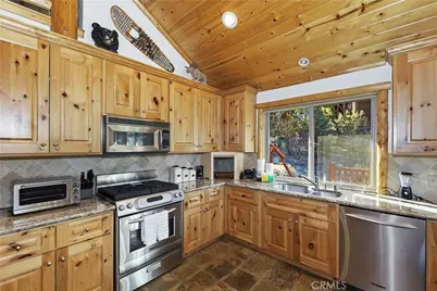 42311 Eagle Ridge Drive, Big Bear Lake, CA 92315 - Photo 13