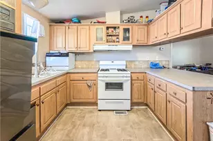 9161 Santa Fe, Hesperia, CA 92345 - Photo 5