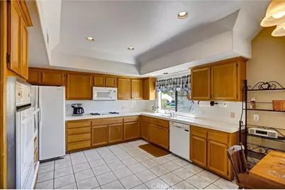 14035 Moonridge, Riverside, CA 92503 - Photo 9