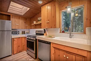 24251 Great View Dr, Crestline, CA 92325 - Photo 17