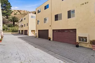 7802 Via Tortona, Burbank, CA 91504 - Photo 17