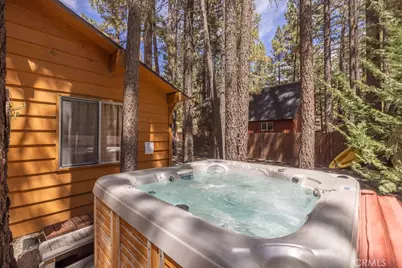 926 Robinhood, Big Bear City, CA 92314 - Photo 15