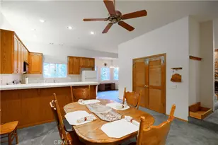 27381 Cottonwood Ln, Lake Arrowhead, CA 92317 - Photo 13
