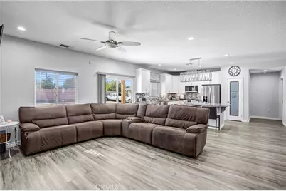 11078 Redwood Avenue, Hesperia, CA 92345 - Photo 9