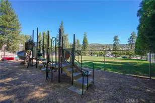 32892 Lone Pine, Running Springs, CA 92382 - Photo 21