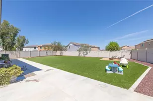 29517 Summerly Pl, Lake Elsinore, CA 92530 - Photo 27