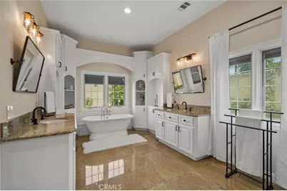 731 W Highland Avenue, Redlands, CA 92373 - Photo 25