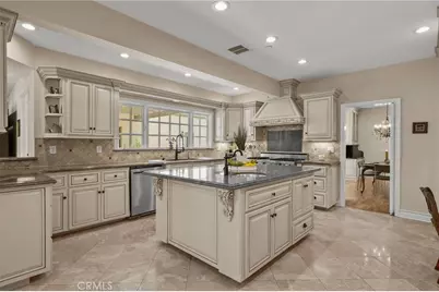 731 W Highland Avenue, Redlands, CA 92373 - Photo 11