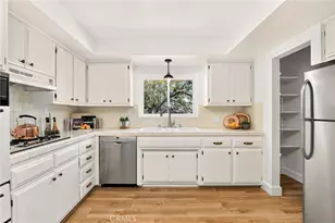 302 S San Mateo St, Redlands, CA 92373 - Photo 11