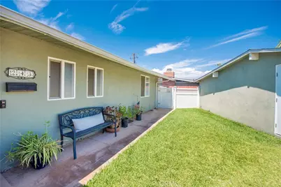 243 S Gardenglen, West Covina, CA 91790 - Photo 41