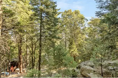 1048 Mercury, Crestline, CA 92325 - Photo 15