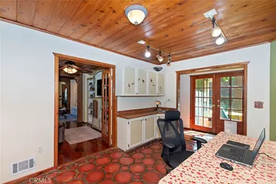 23280 Brookside Road, Crestline, CA 92325 - Photo 11