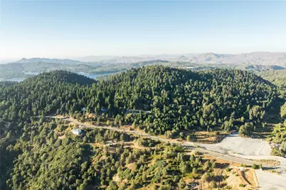 28879 Sycamore Drive, Lake Arrowhead, CA 92385 - Photo 21